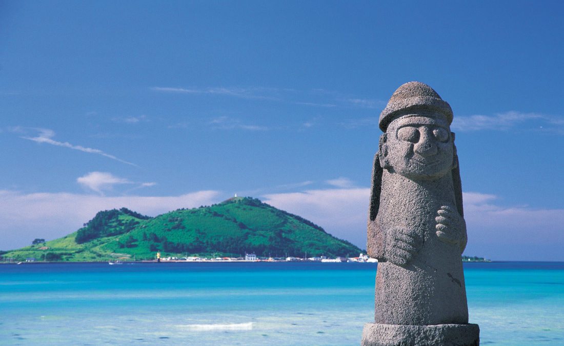 易起趣濟州５日～國際五星二晚、韓服漫遊、泰迪熊、城山日出峰、森林火車、跆拳武藝秀